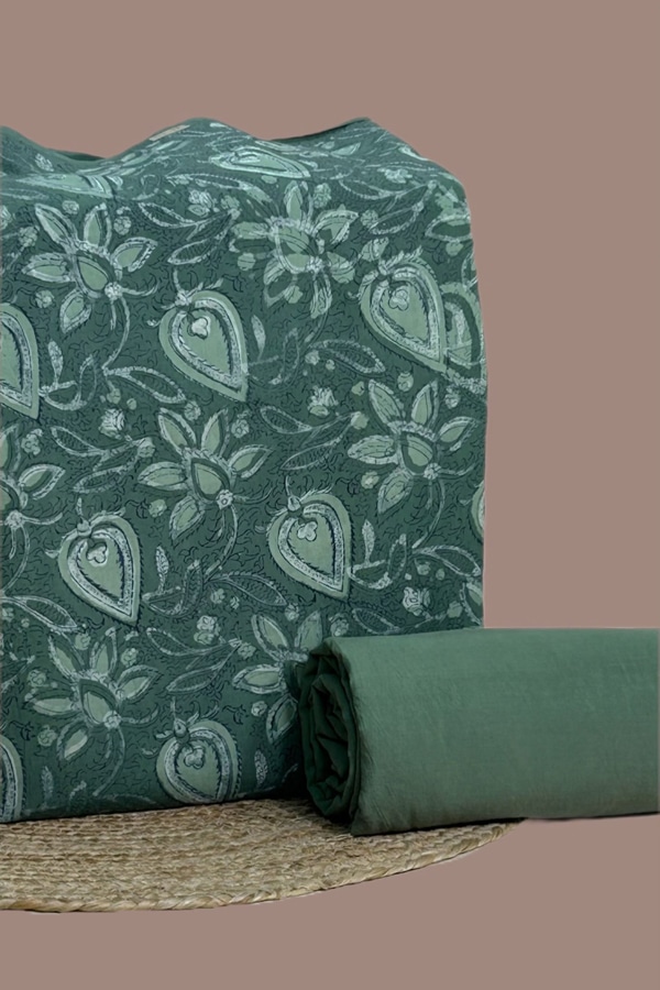 2pc Bagru HandCrafted Top and Plain Dyed Cotton Bottom Fabric Set