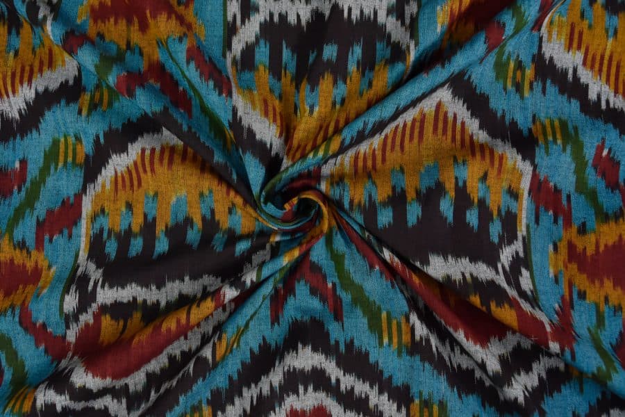Pre-Cut 1.20m Intricate HandLoom Woven Ikkat Pure Soft Cotton Fabric - Image 3