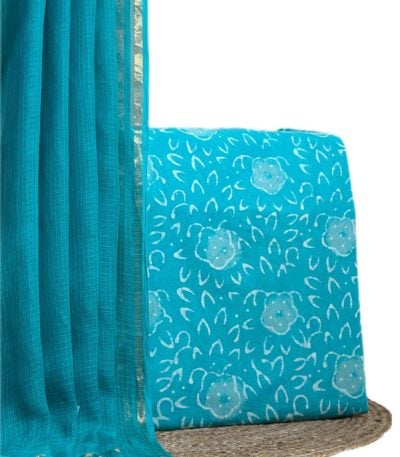 This 2pc unstitched fabric set features a sheer