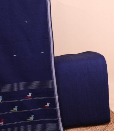 This 2pc unstitched fabric set features a soft