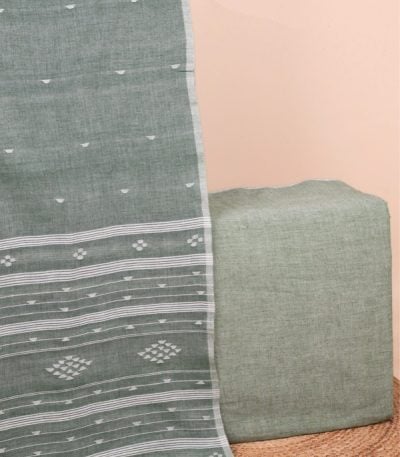 This 2pc unstitched fabric set features a soft