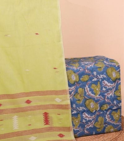 This 2pc unstitched fabric set features a soft