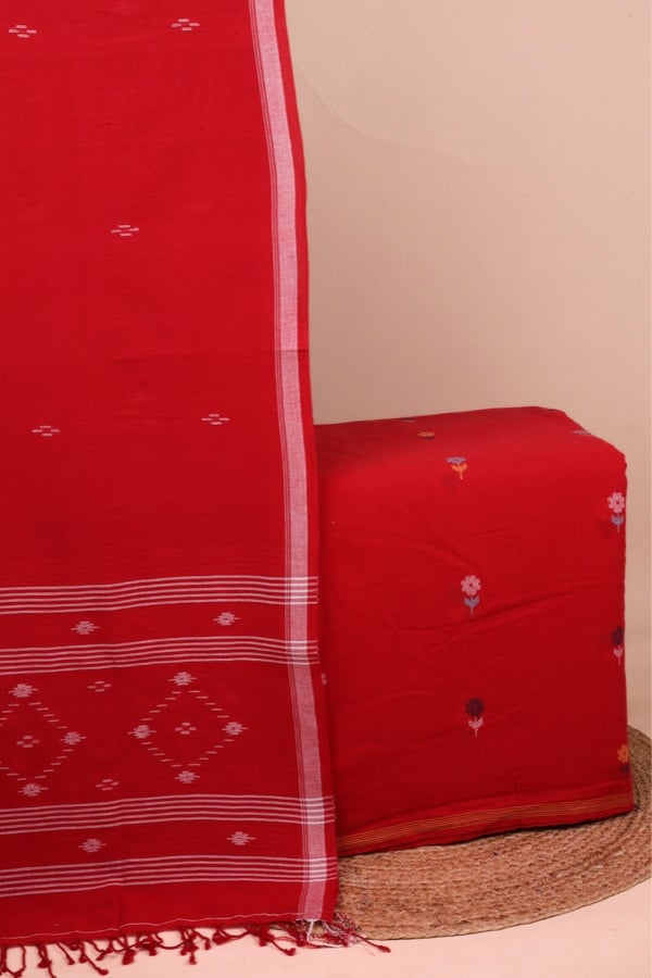 Red - 2pc Handloom Dupatta and Handloom Flower Motif Top Fabric Set This 2pc unstitched fabric set features a soft