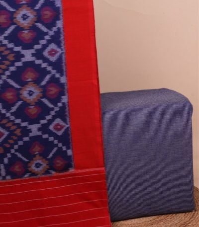 This 2pc unstitched fabric set features an Ikkat-weave dupatta with a woven border and tasseled fringe