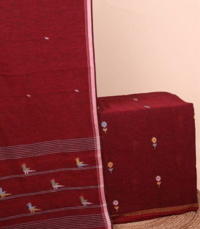 This 2pc unstitched fabric set features a soft