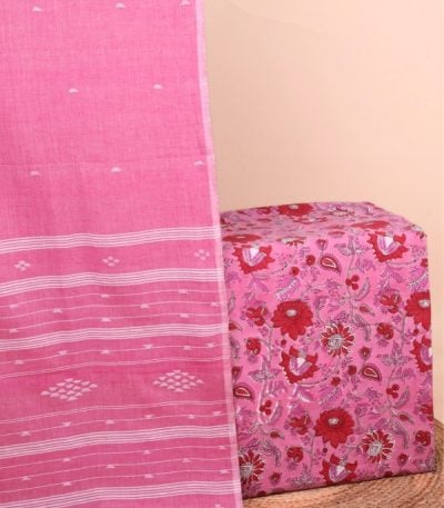 This 2pc unstitched fabric set features a soft
