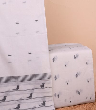 This 2pc unstitched fabric set features a soft