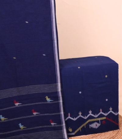 This 2pc unstitched fabric set features a soft