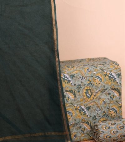 This 2pc unstitched fabric set features a soft