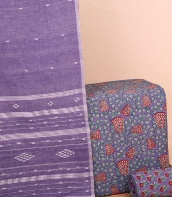 This 3pc unstitched fabric set features a soft
