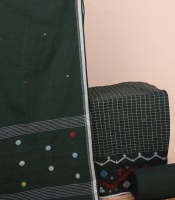 This 3pc unstitched fabric set features a soft