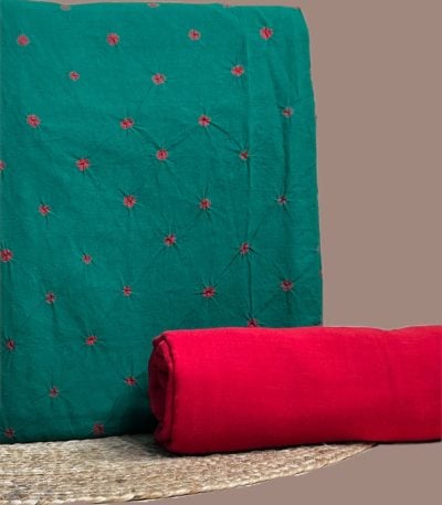 This green unstitched fabric set includes a 2.50 metre Bandhani Cotton top and a 2.50 metre Handloom Cotton bottom. No dupatta included in this set.