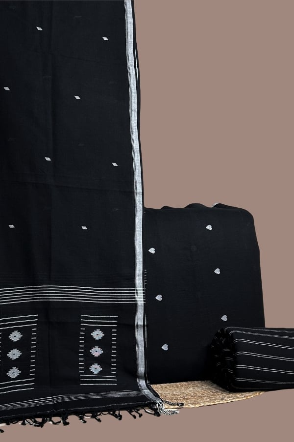 Black handloom set with heart buti top