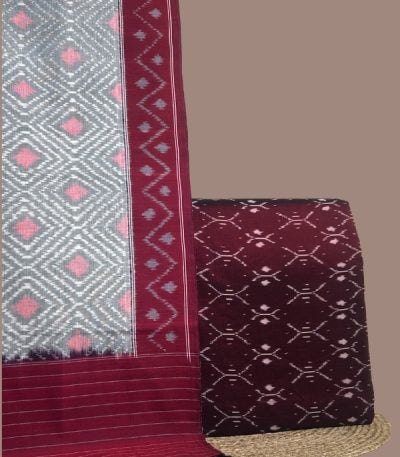 Gray diamond ikkat dupatta with maroon border and maroon ikkat top.